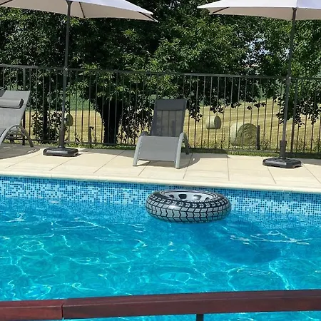 Metairie Des Gacheries Holiday home *