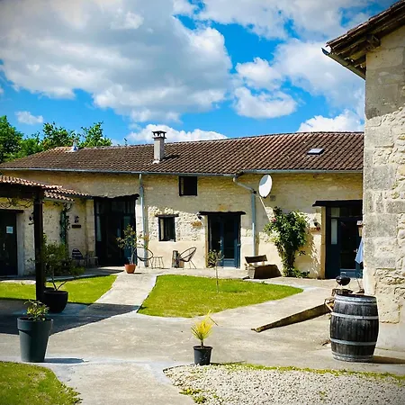 Metairie Des Gacheries * Champagne-et-Fontaine