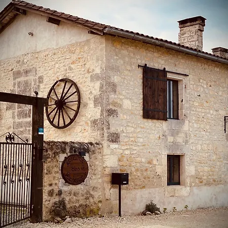 Metairie Des Gacheries Holiday home
